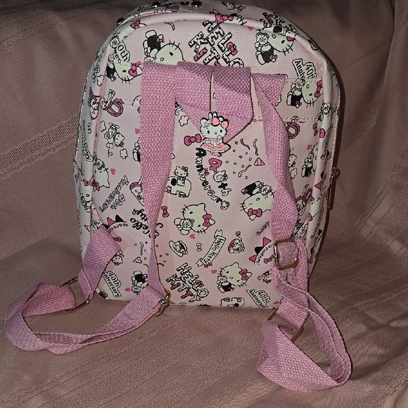 Hello Kitty Pink Backpack and Wallet - Picture 3 of 16